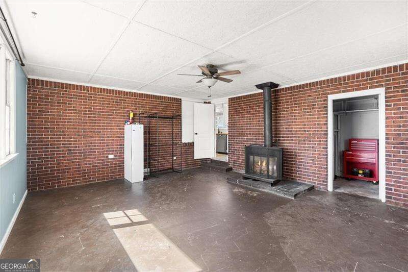 213 Cook Street Property Photo 18