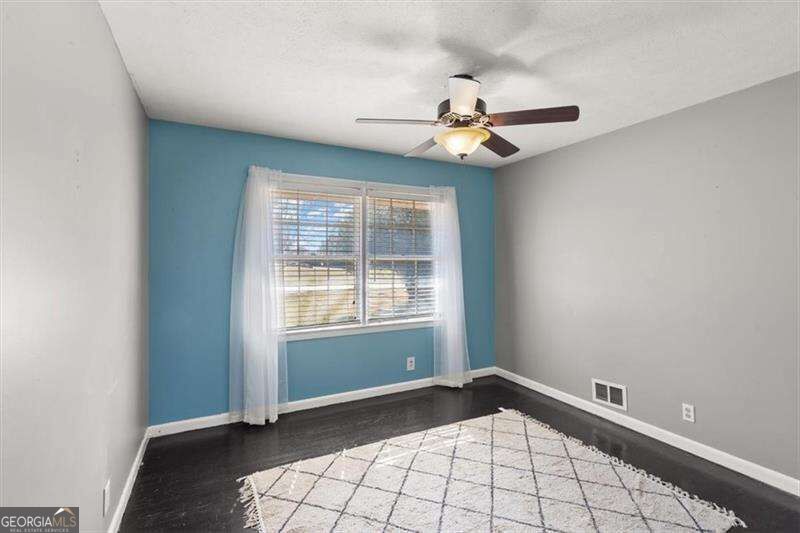 213 Cook Street Property Photo 21