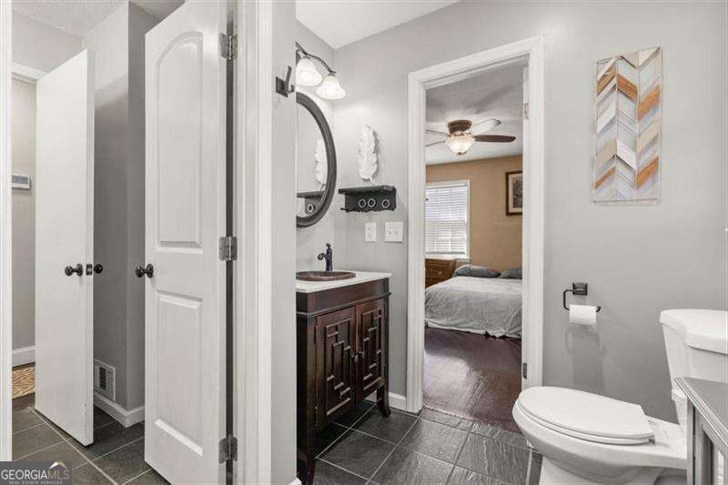 213 Cook Street Property Photo 25
