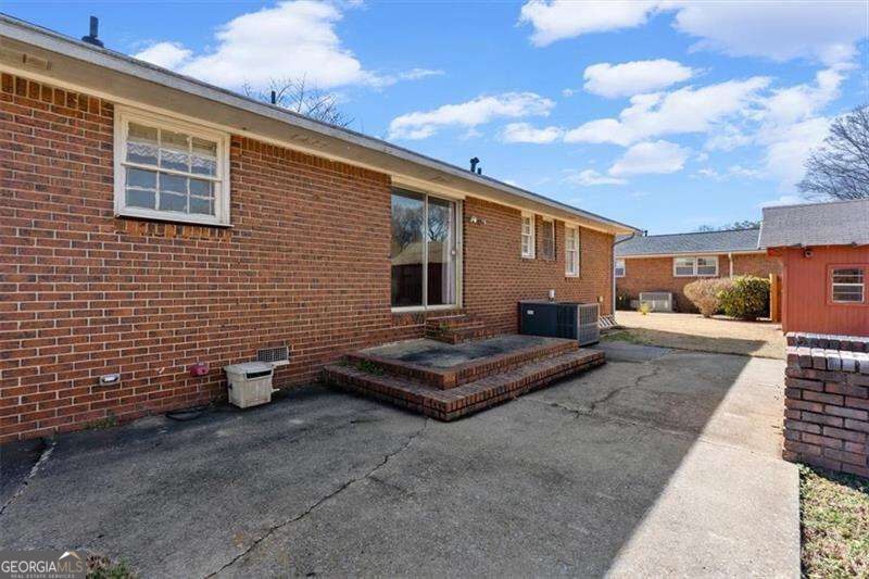 213 Cook Street Property Photo 28