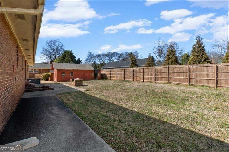 213 Cook Street Property Photo 29