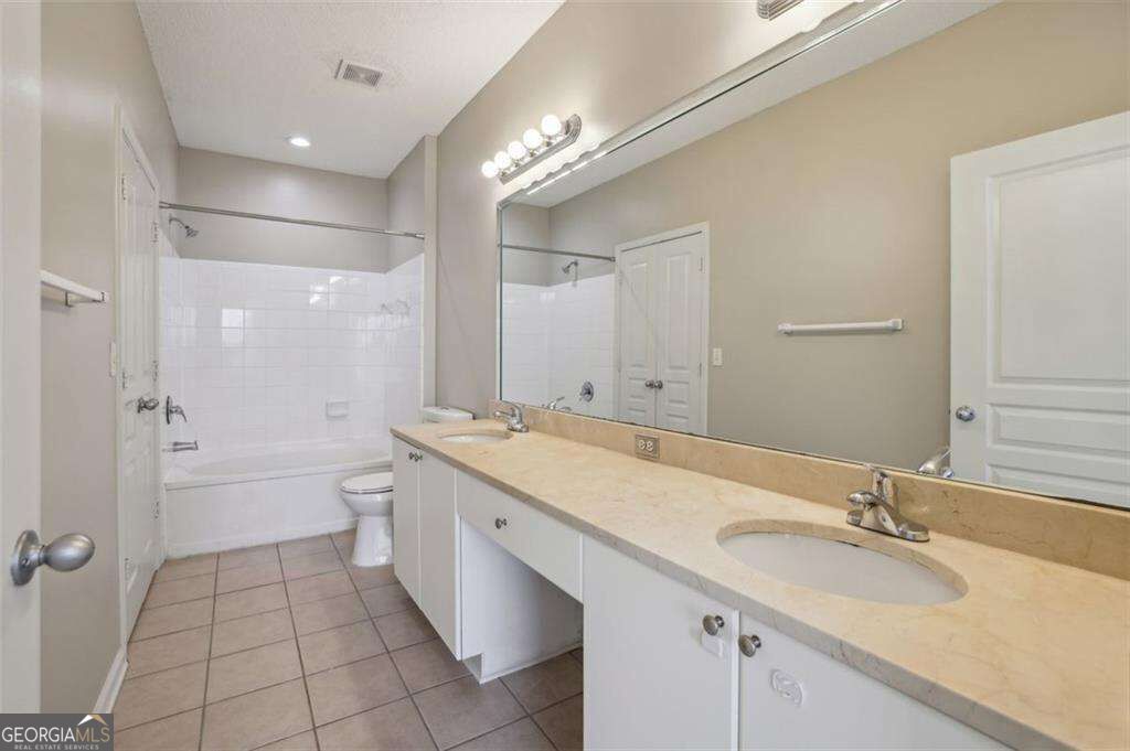 10 Perimeter Summit Boulevard Ne # 3206 Property Photo 16