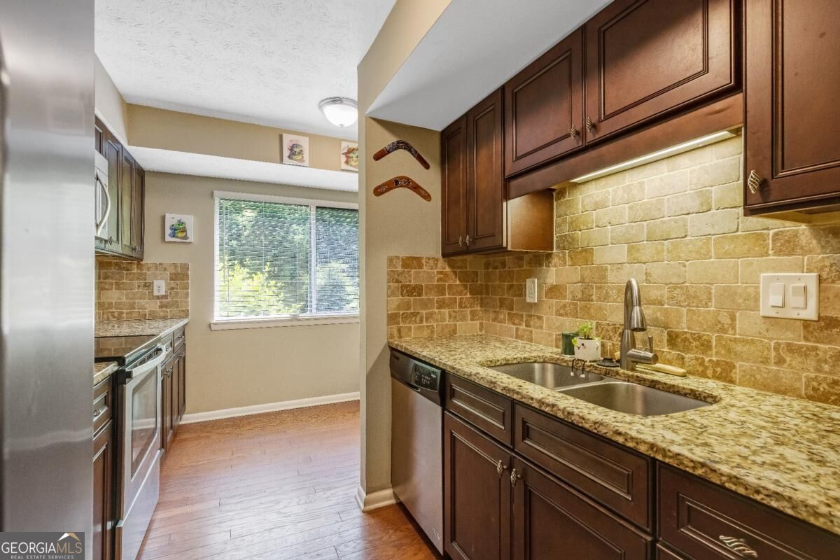 2877 Torreya Way Se Property Photo 6
