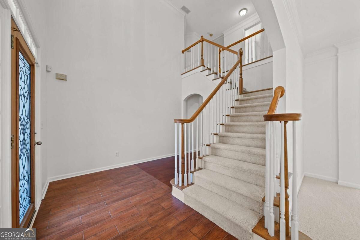 2212 Snug Harbor Ne Property Photo 5