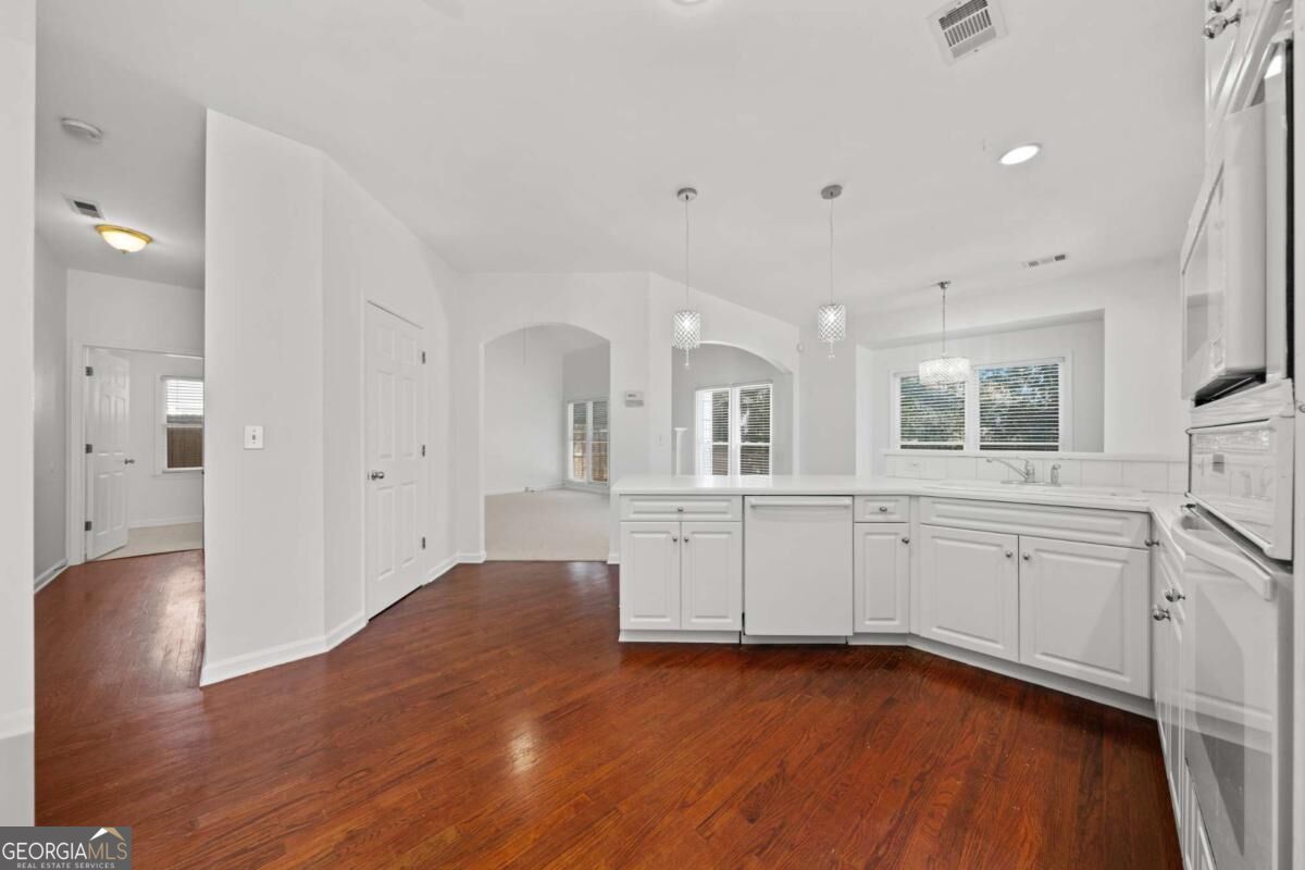 2212 Snug Harbor Ne Property Photo 12