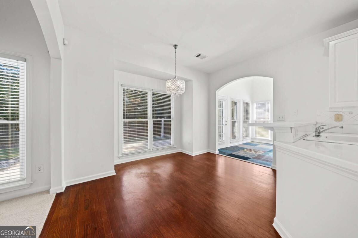 2212 Snug Harbor Ne Property Photo 17
