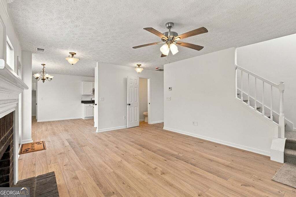 13 Equestrian Way Ne Property Photo 3