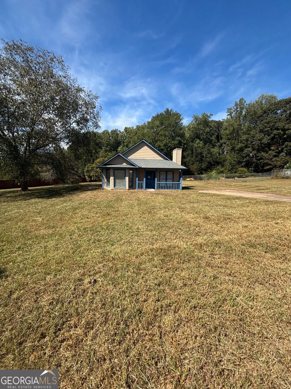 611 Warren Way Property Photo 1