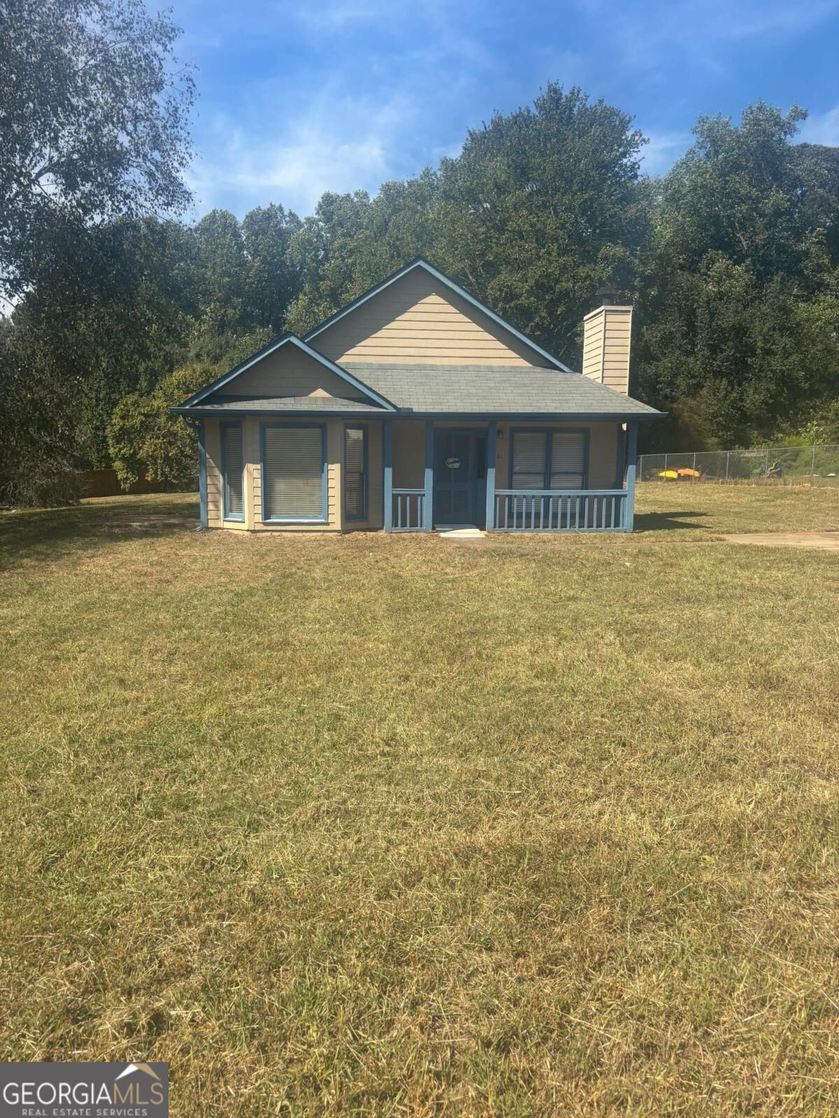 611 Warren Way Property Photo 2