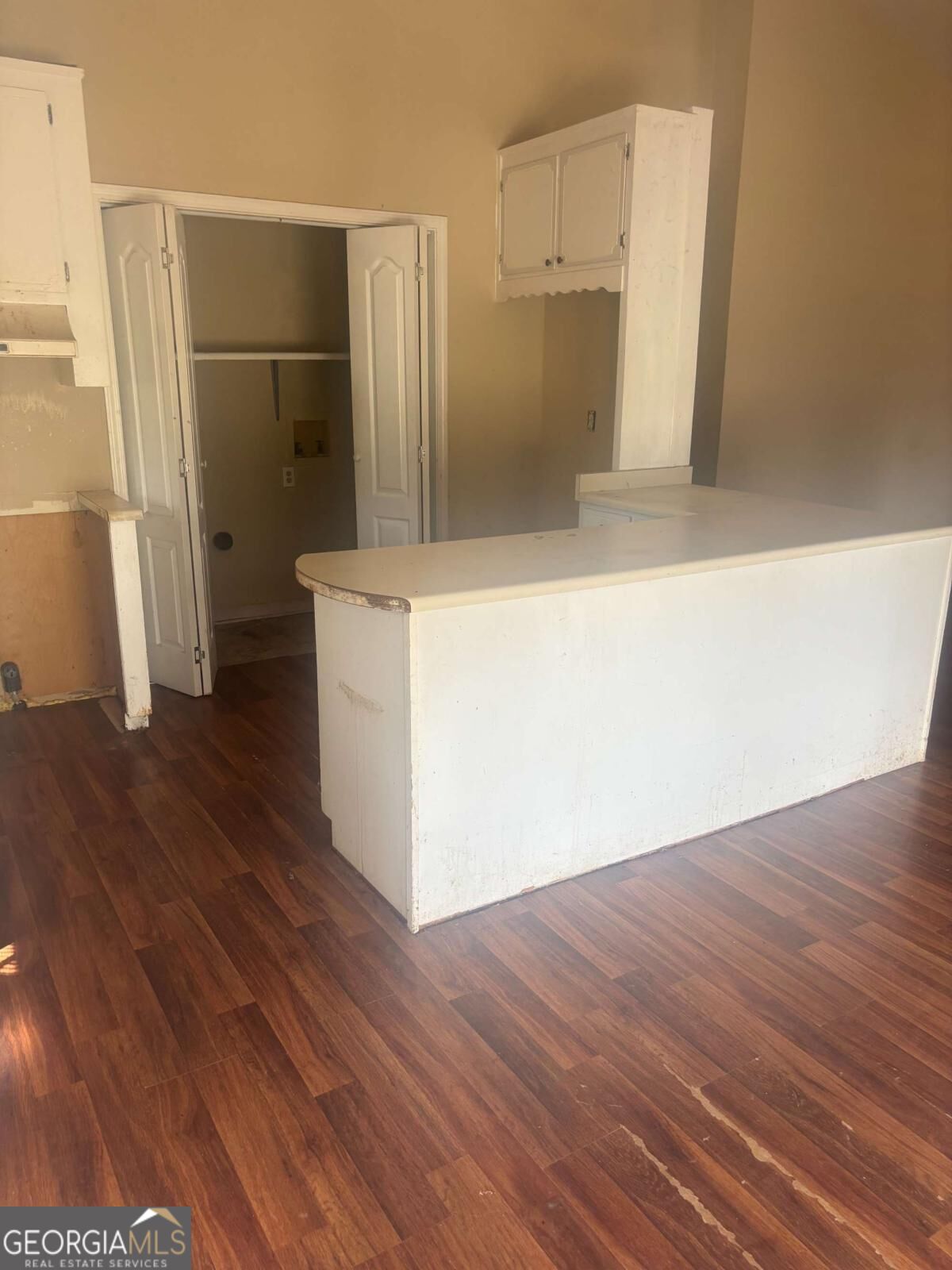 611 Warren Way Property Photo 4