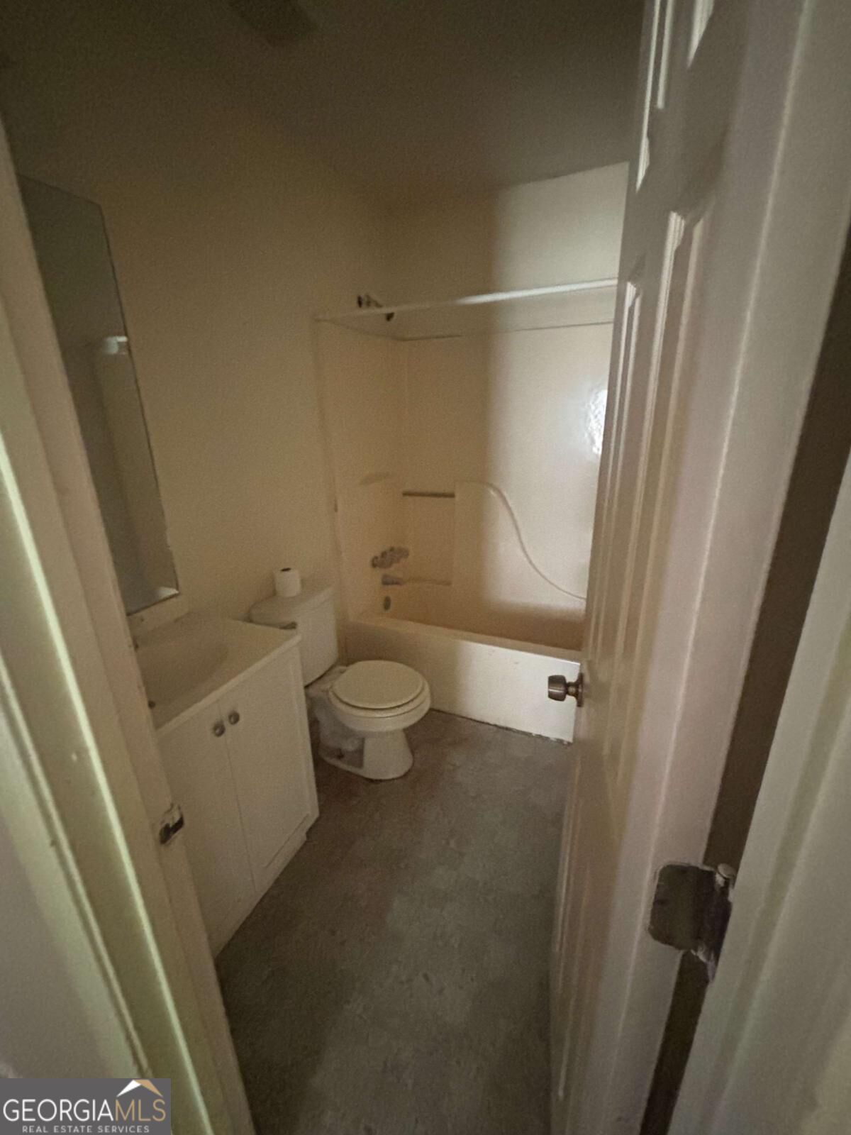 611 Warren Way Property Photo 6