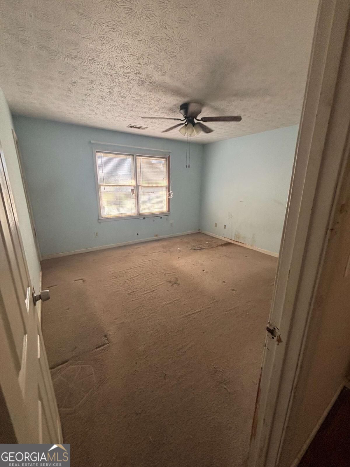 611 Warren Way Property Photo 7