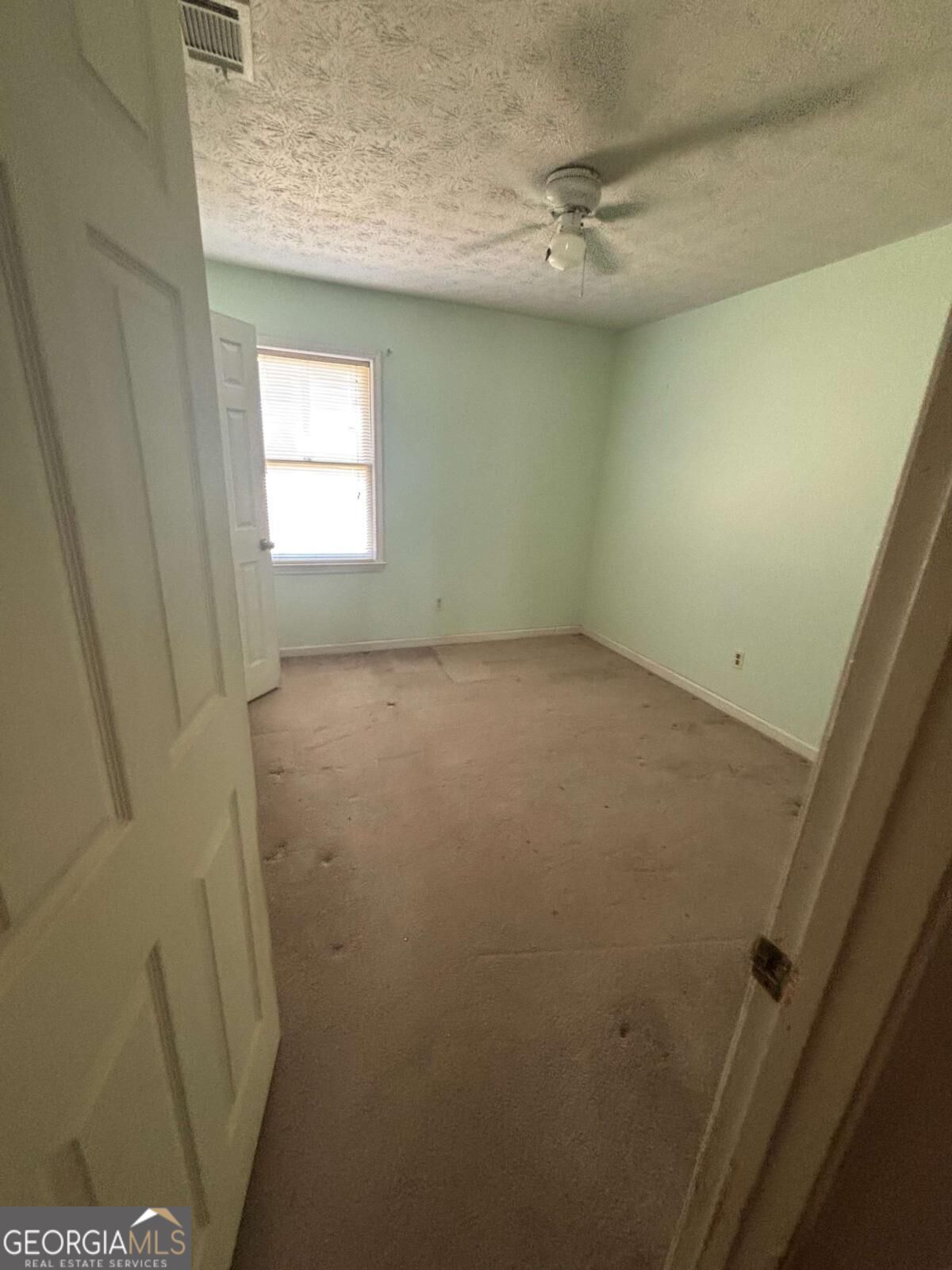 611 Warren Way Property Photo 8