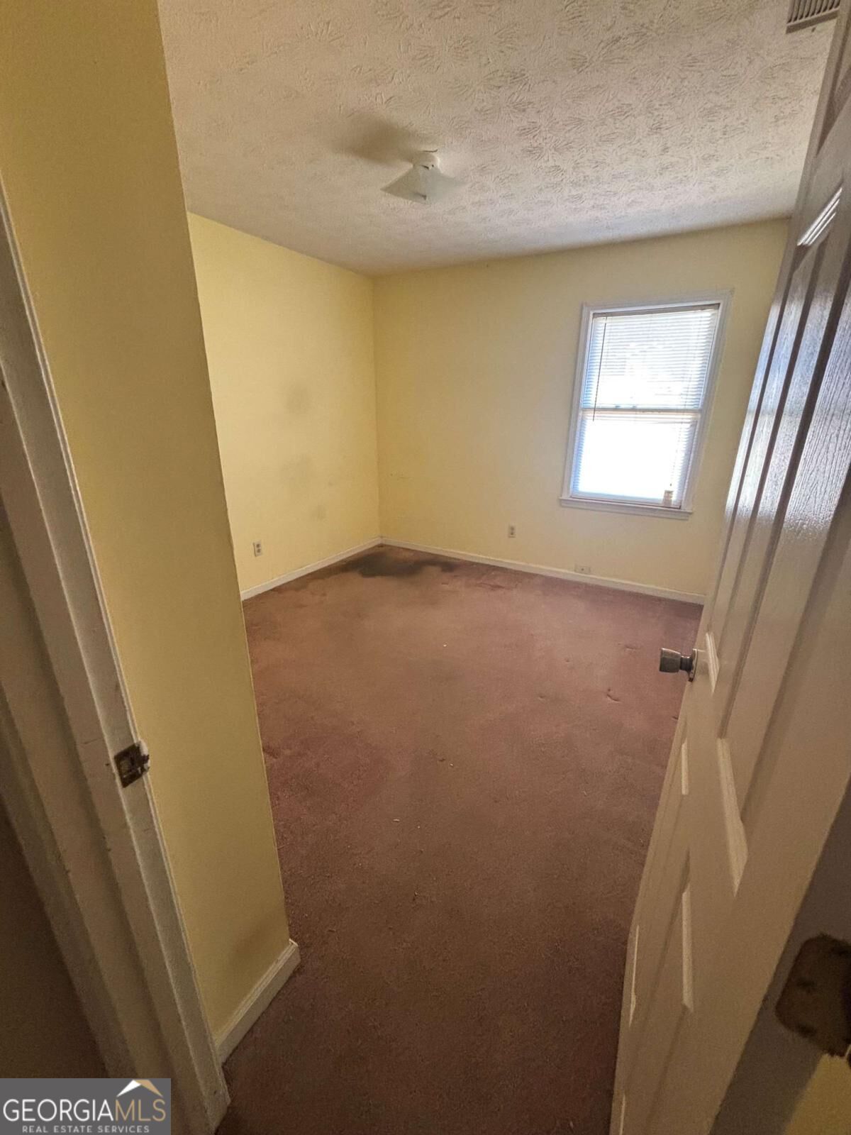 611 Warren Way Property Photo 9
