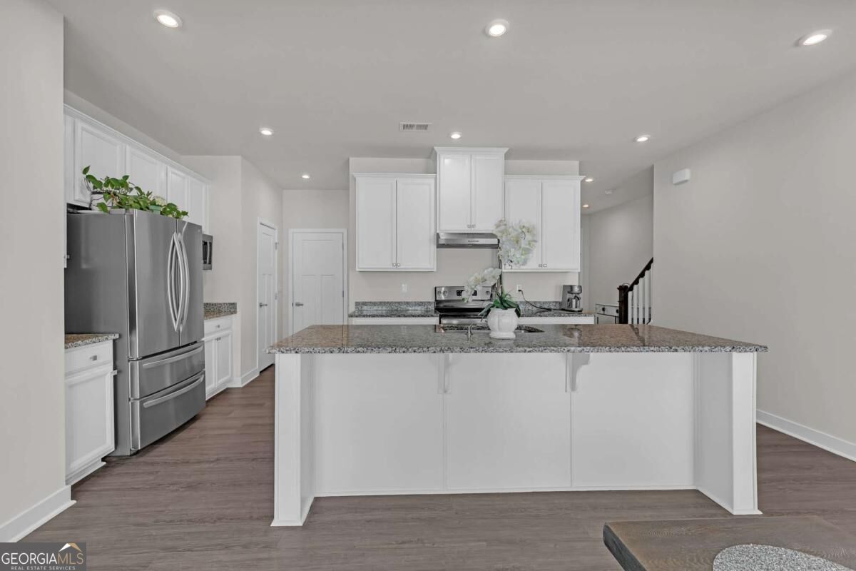 120 Salt Lake Lane Property Photo 4