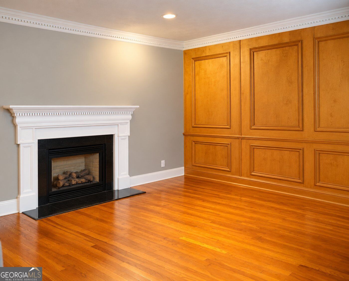 893 Chippendale Lane Property Photo 2
