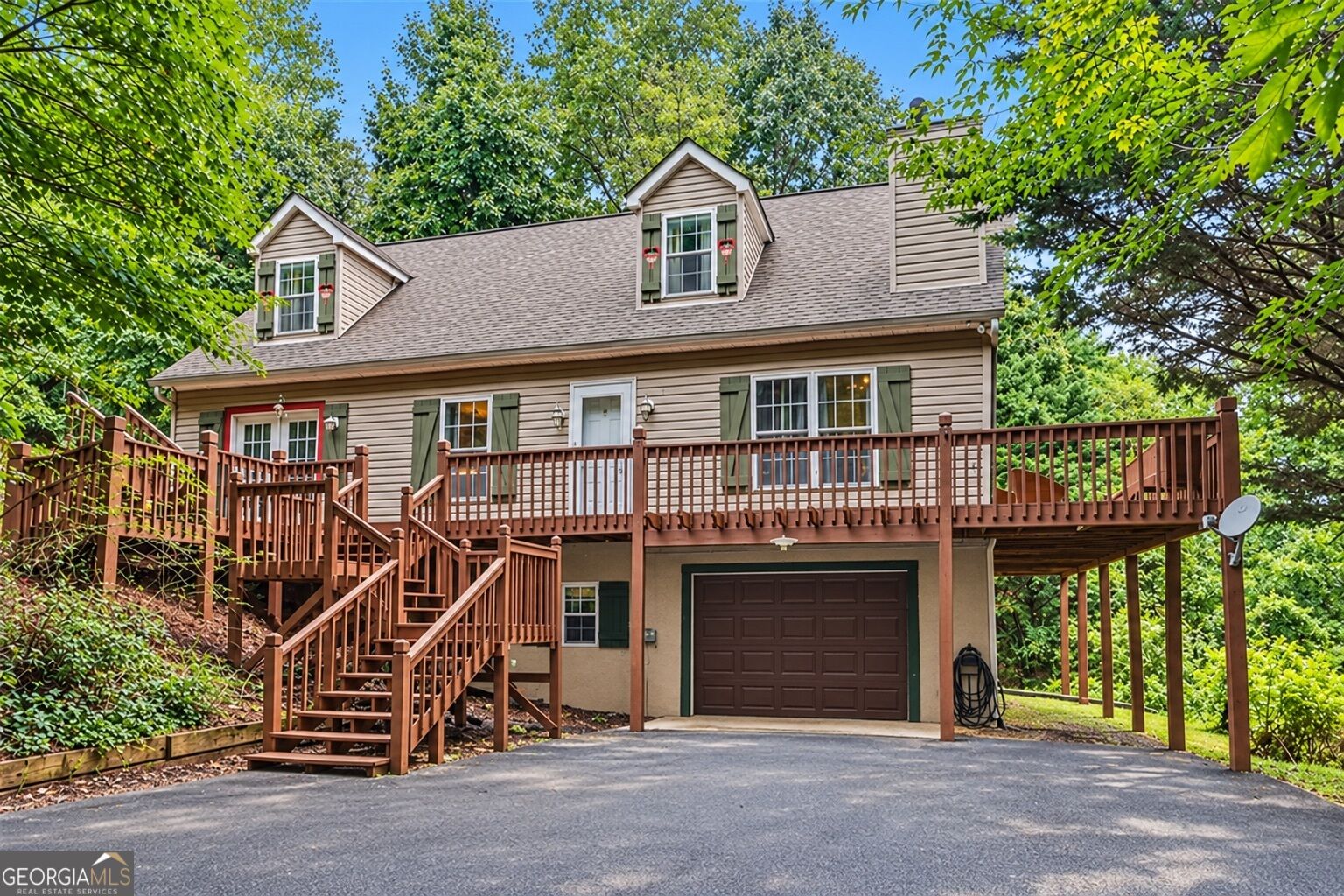 584 Chalet Drive Property Photo 1