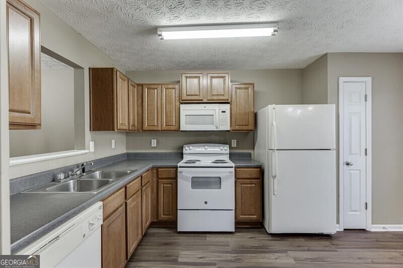 2883 Creek Bottom Court Property Photo 5
