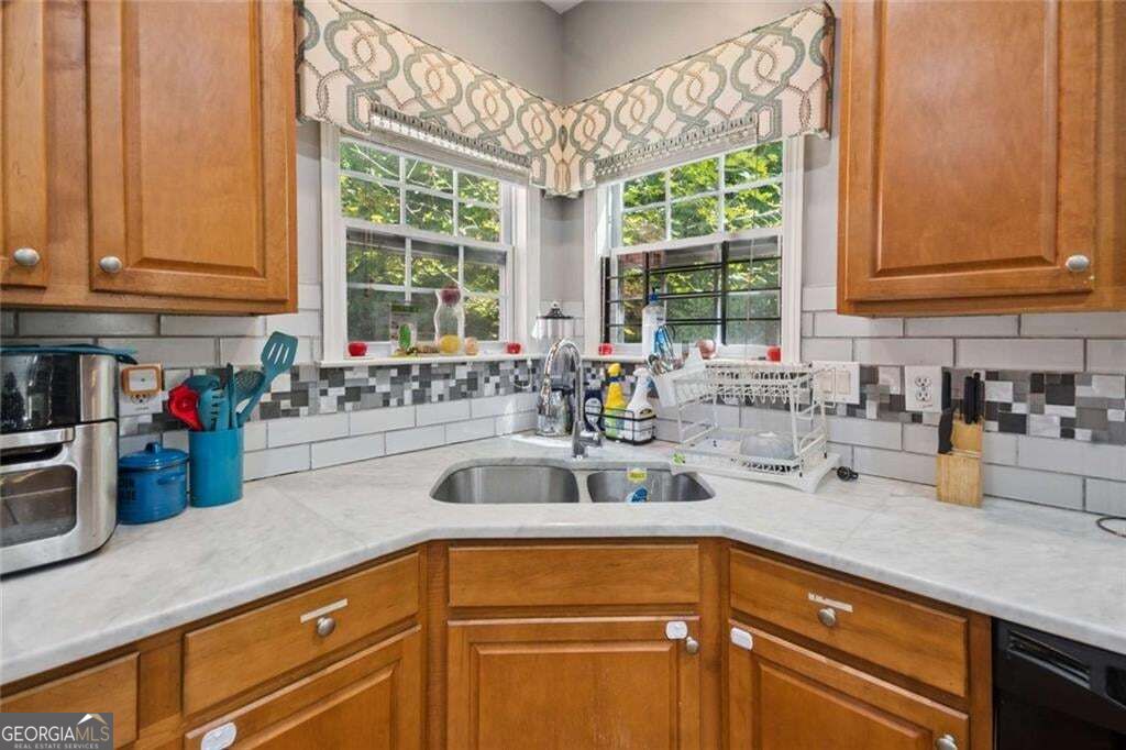 7627 Waterlace Drive Property Photo 13