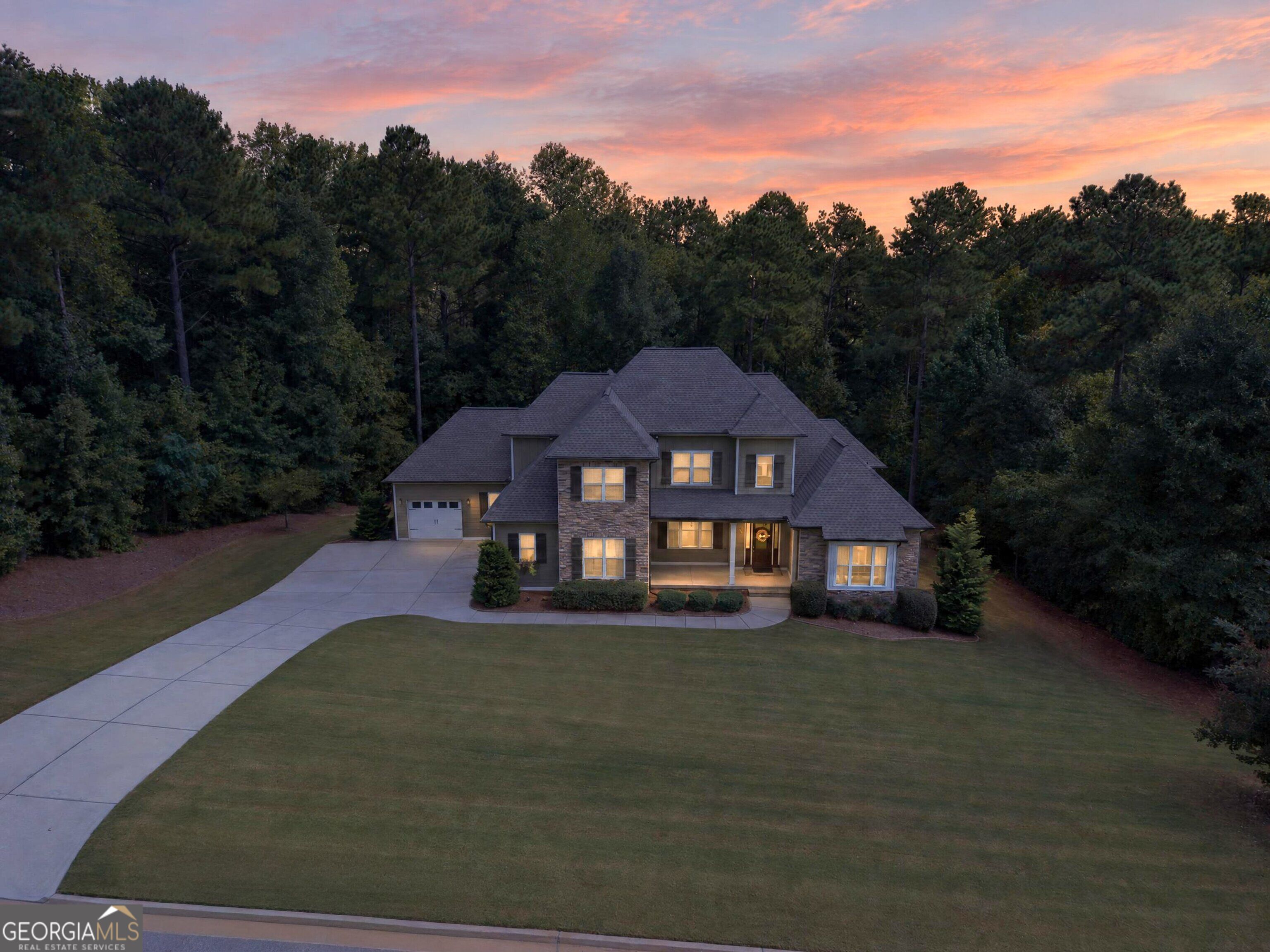 122 Brook Trail Property Photo 2