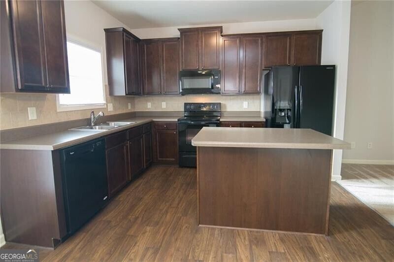 730 Walnut Woods Drive Property Photo 10