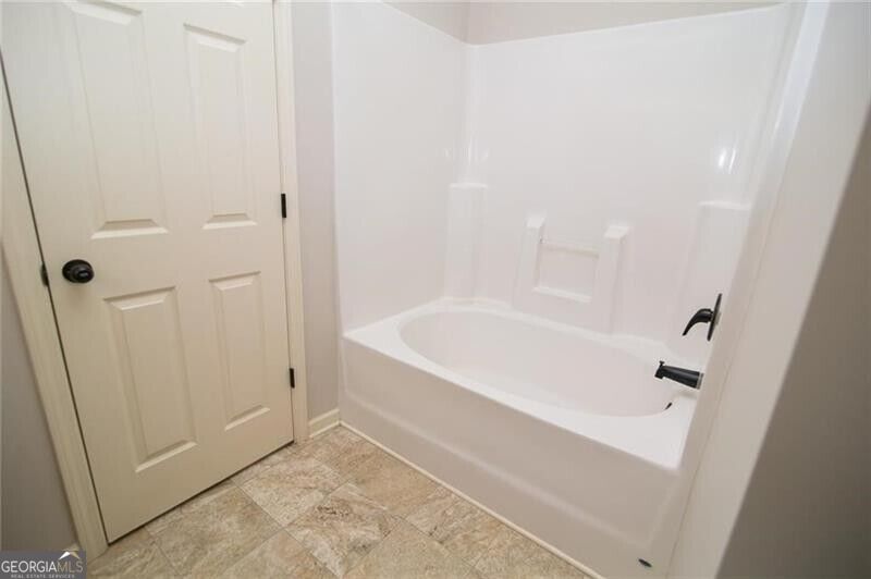 730 Walnut Woods Drive Property Photo 28