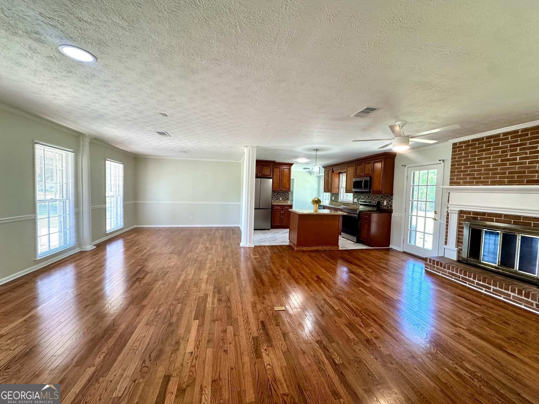 306 Brookwood Drive Property Photo 9