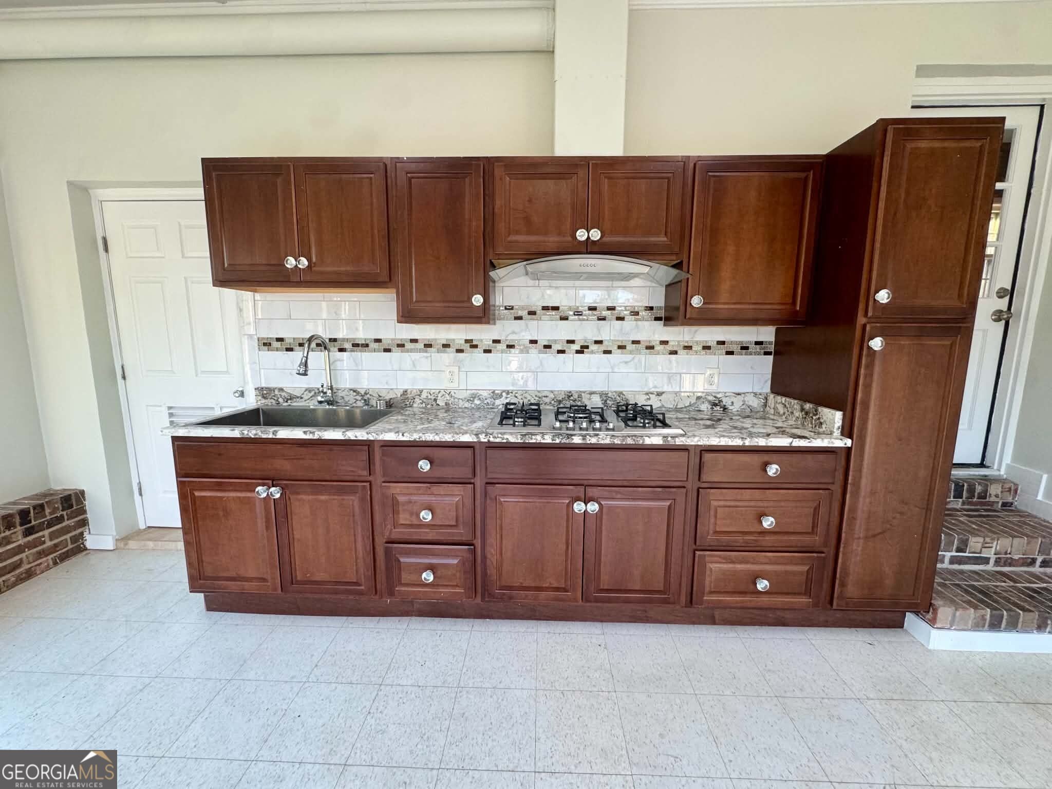 306 Brookwood Drive Property Photo 24