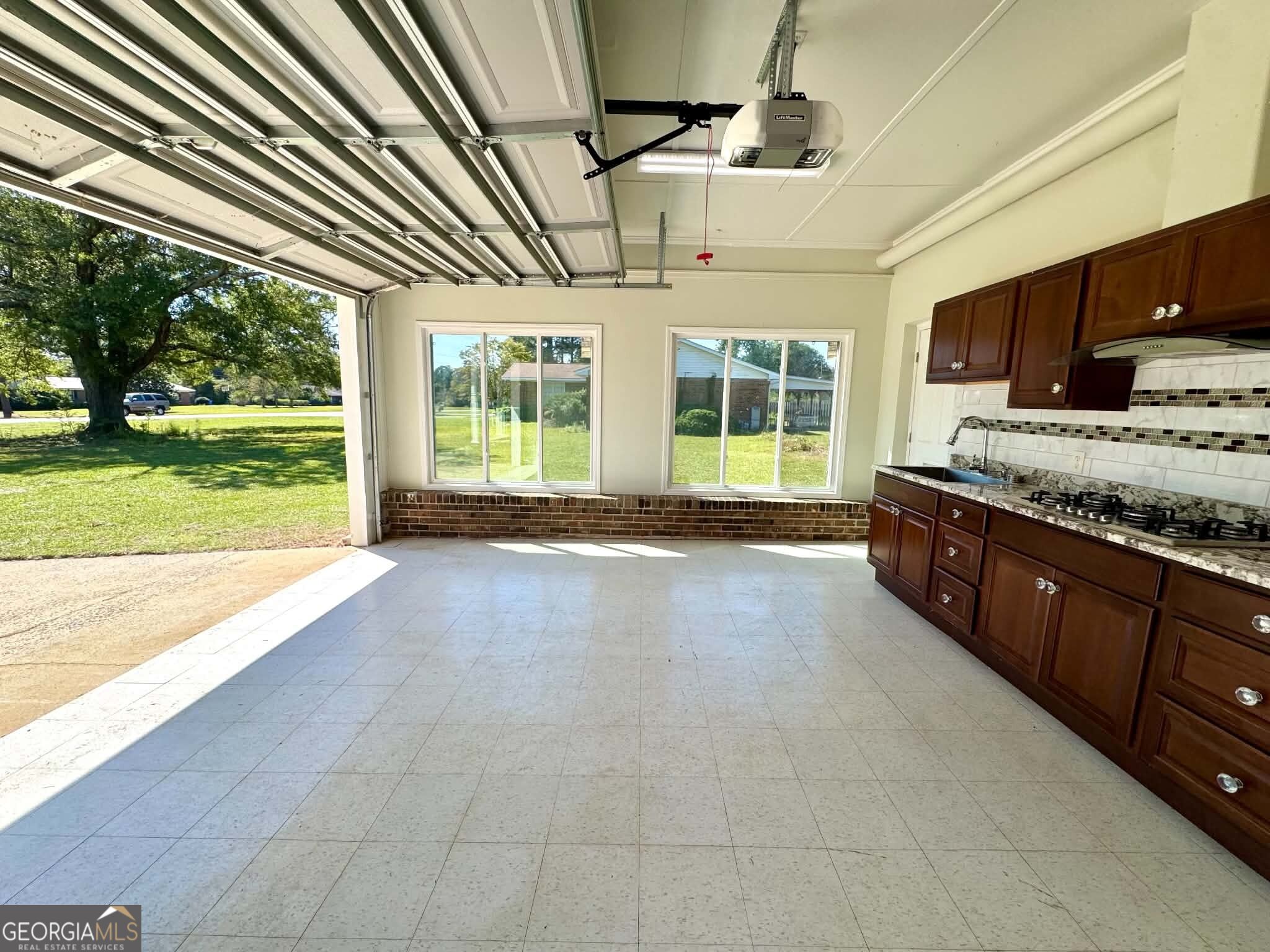 306 Brookwood Drive Property Photo 26