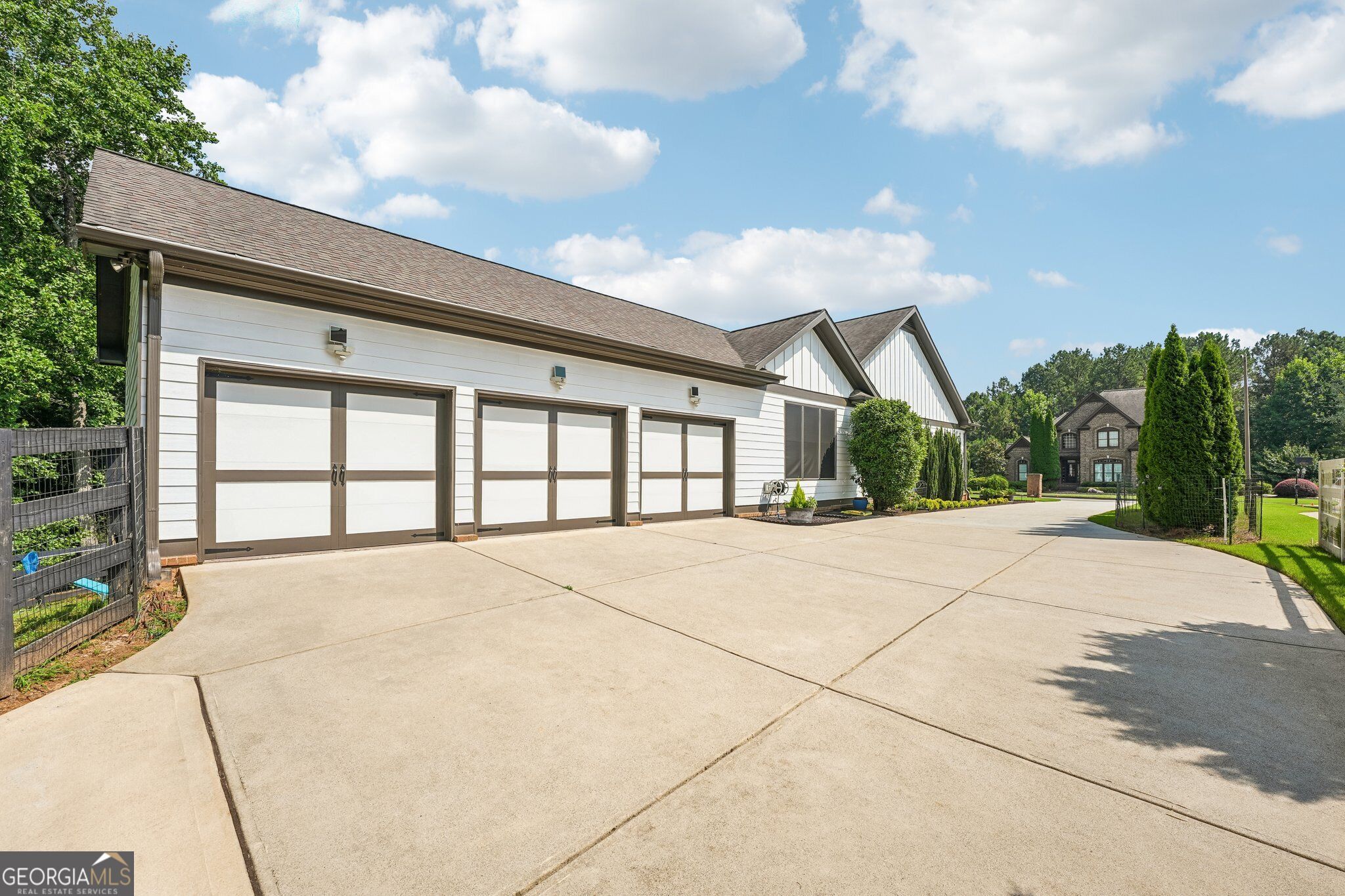 2094 Harmony Drive Property Photo 2