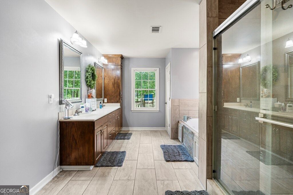 877 Mckee Road Property Photo 19