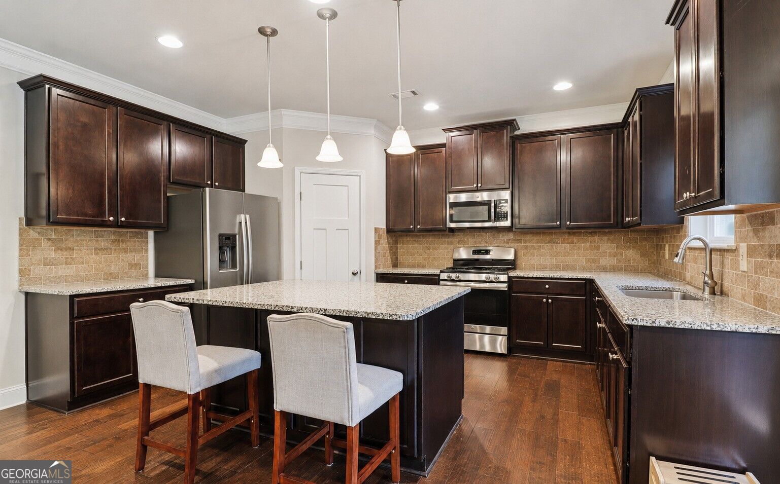 3320 Mulberry Cove Way Property Photo 8