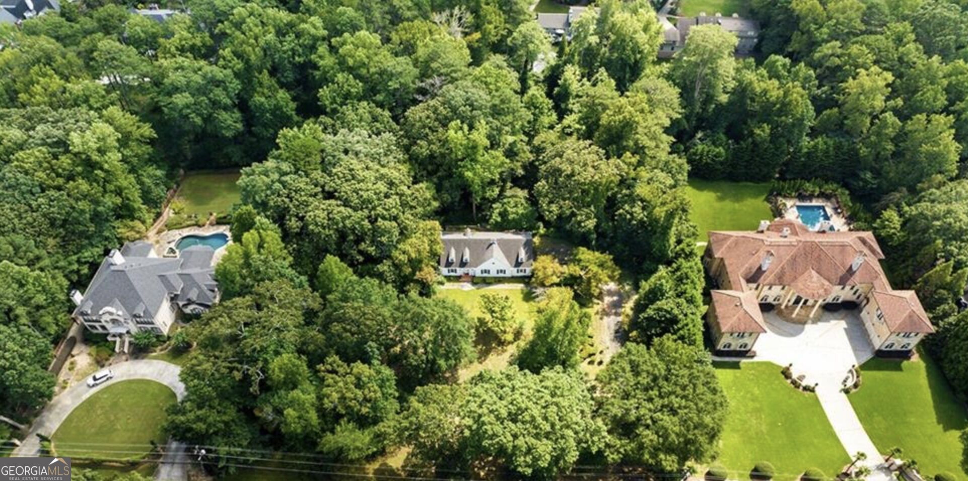 700 Heards Ferry Road Property Photo 1