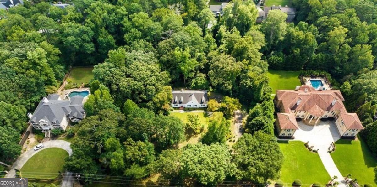 700 Heards Ferry Road Property Photo 2