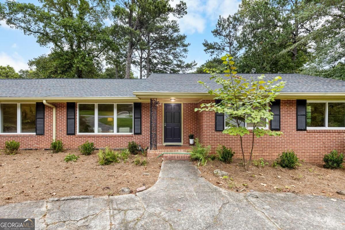 2433 Kingscliff Drive NE