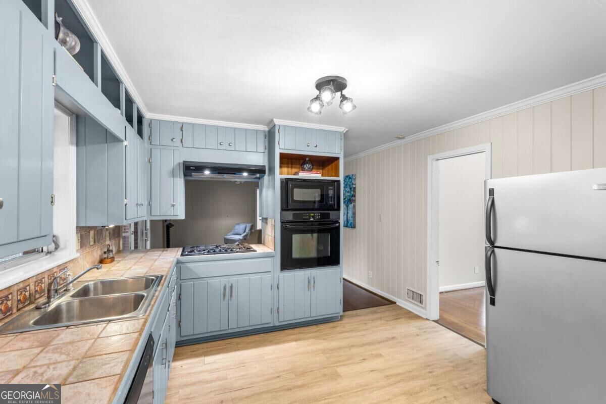 2433 Kingscliff Drive Ne Property Photo 13