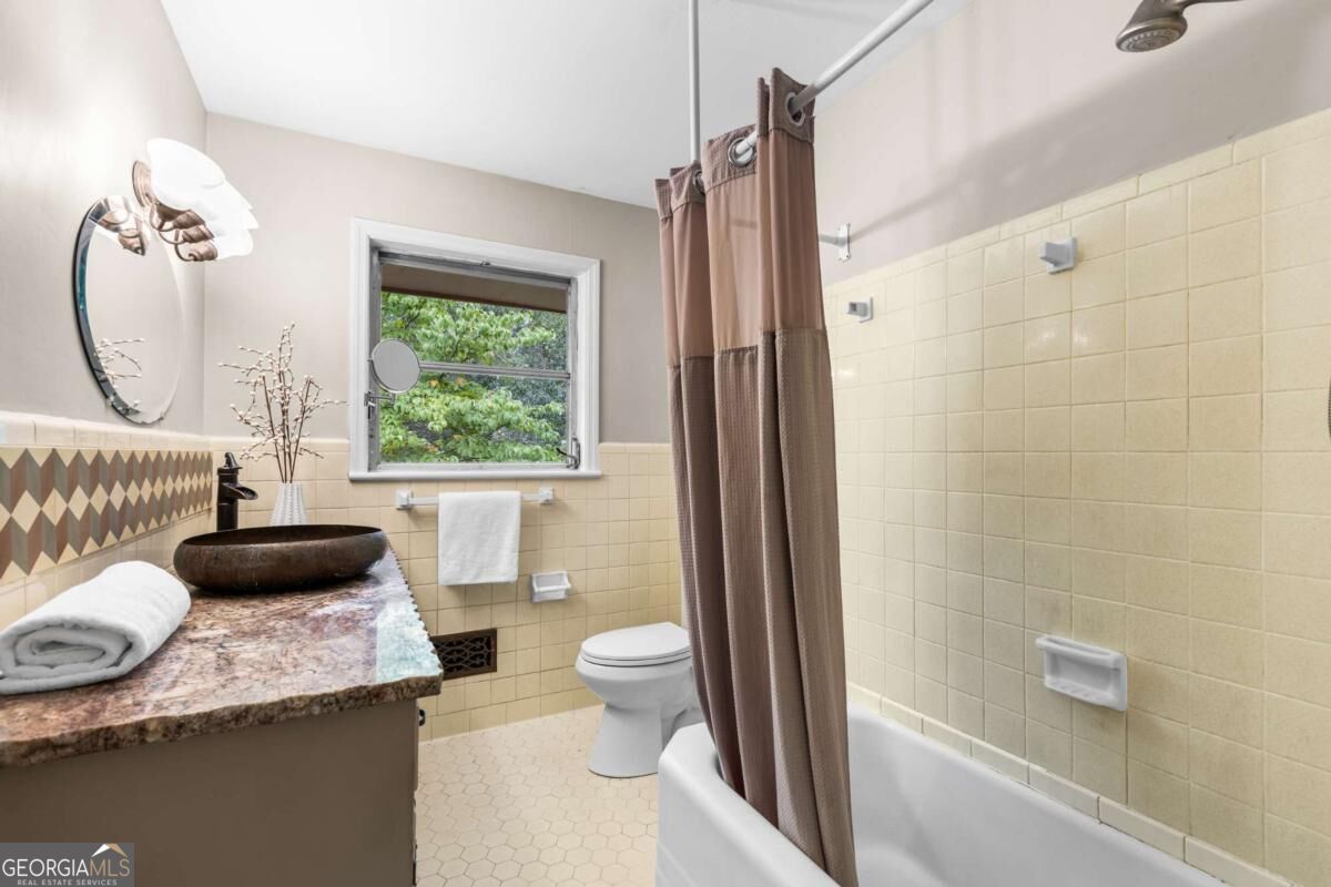 2433 Kingscliff Drive Ne Property Photo 24