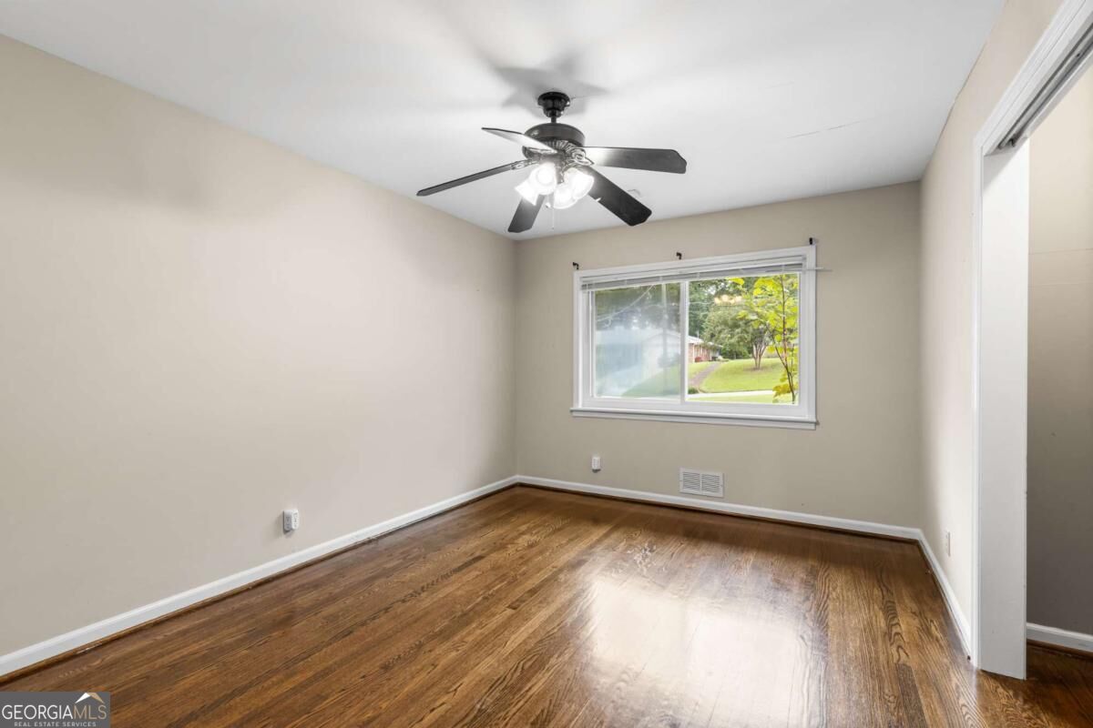 2433 Kingscliff Drive Ne Property Photo 28