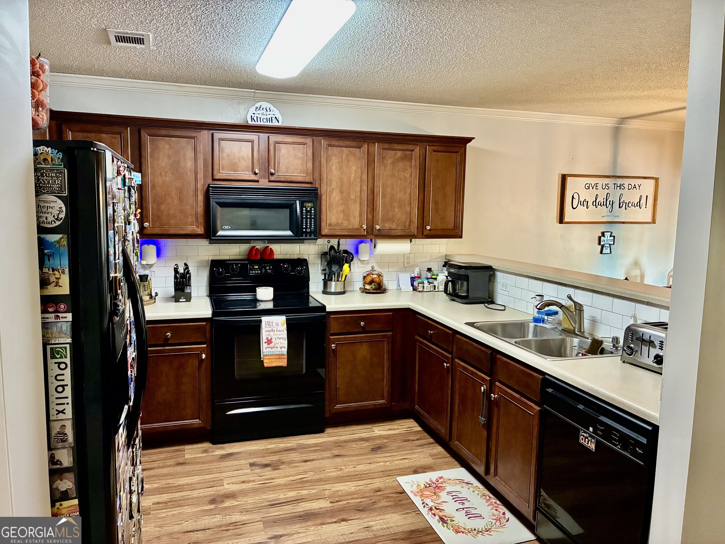 3865 Pine Village Place Property Photo 10