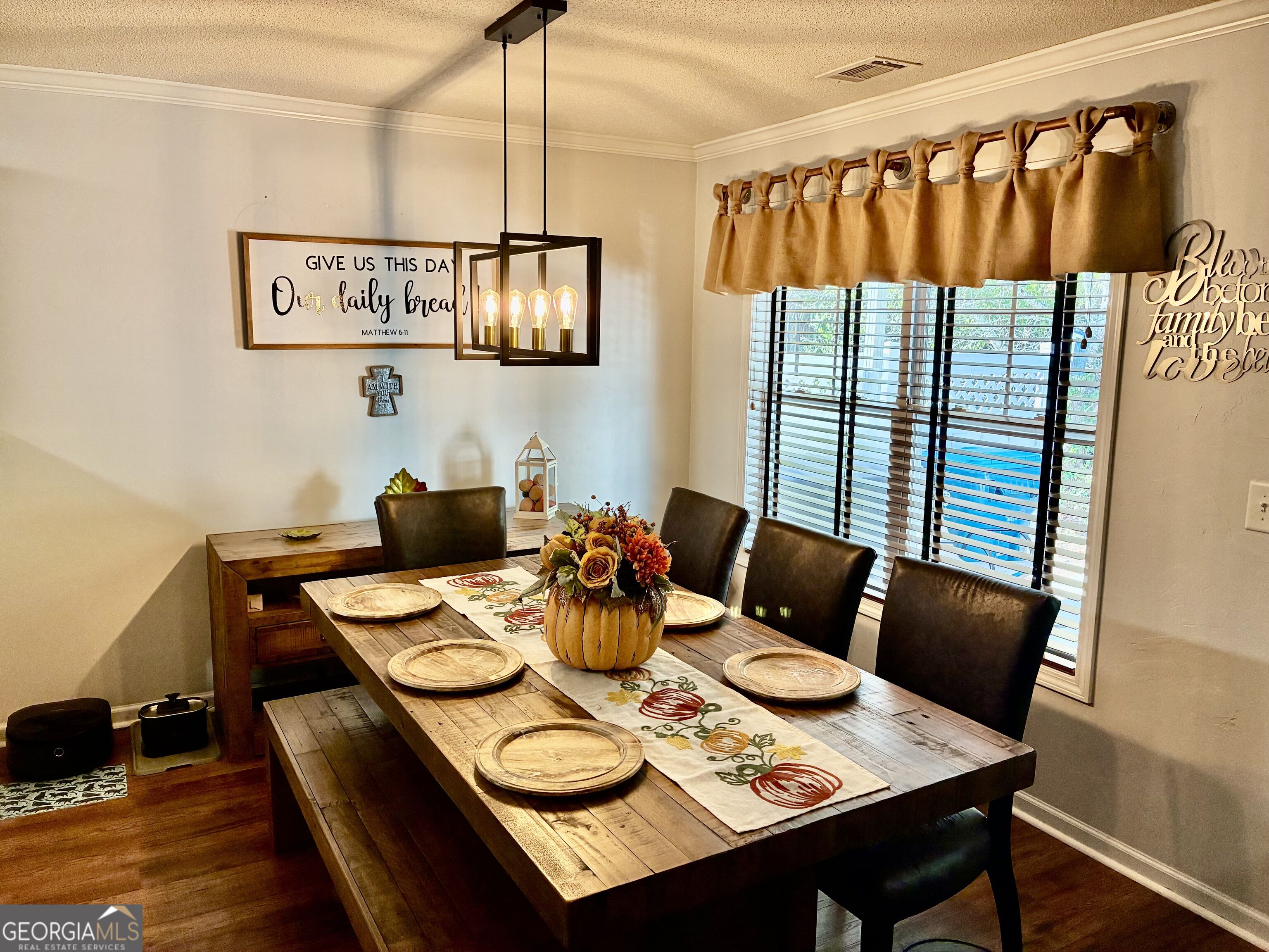3865 Pine Village Place Property Photo 11