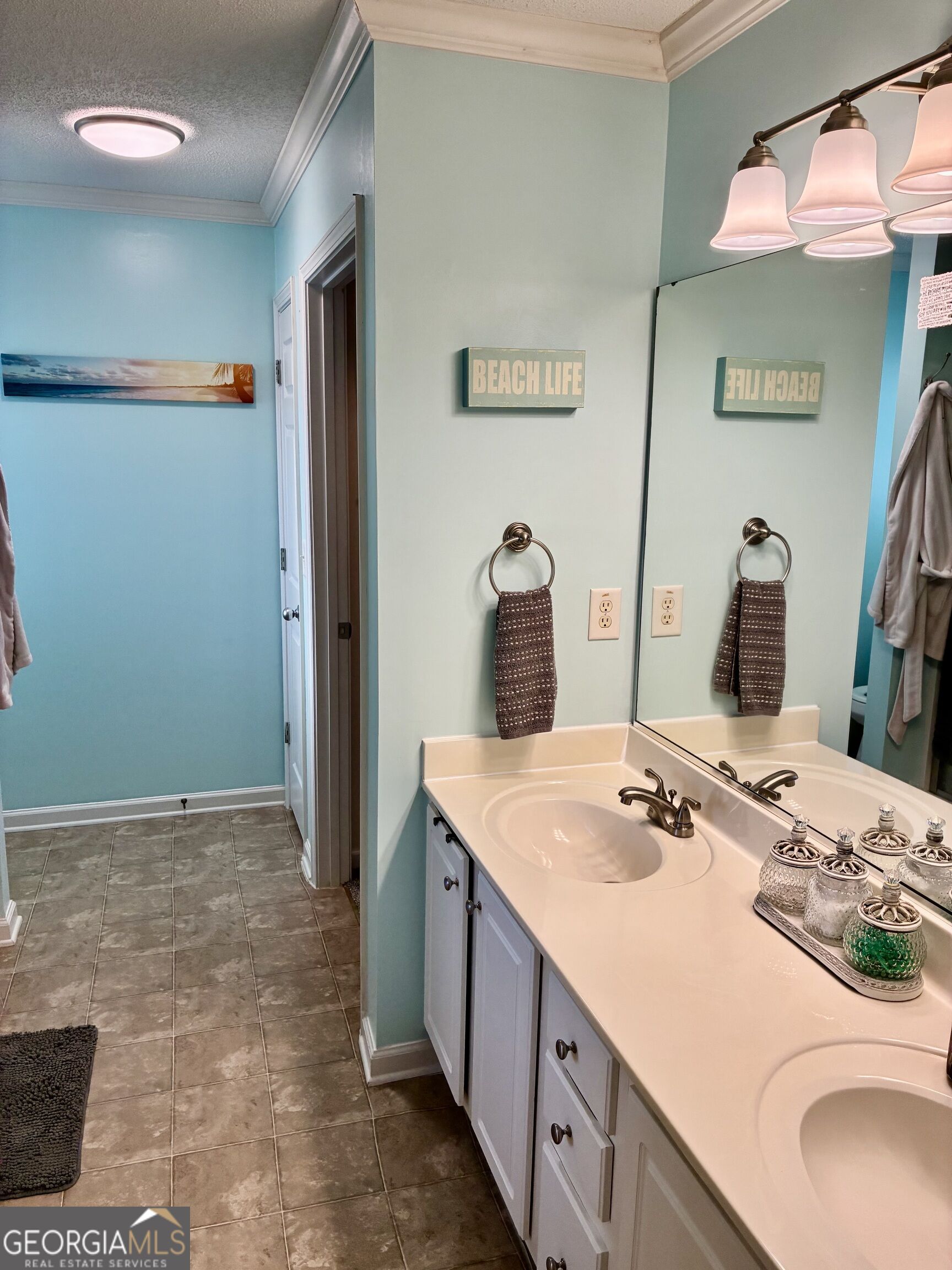 3865 Pine Village Place Property Photo 15