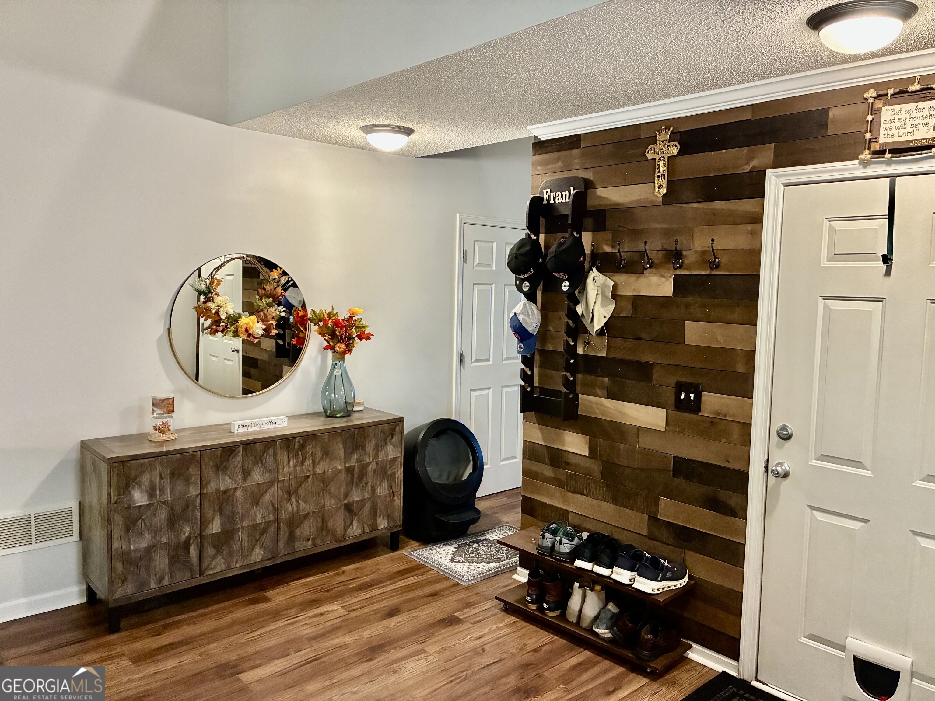 3865 Pine Village Place Property Photo 18