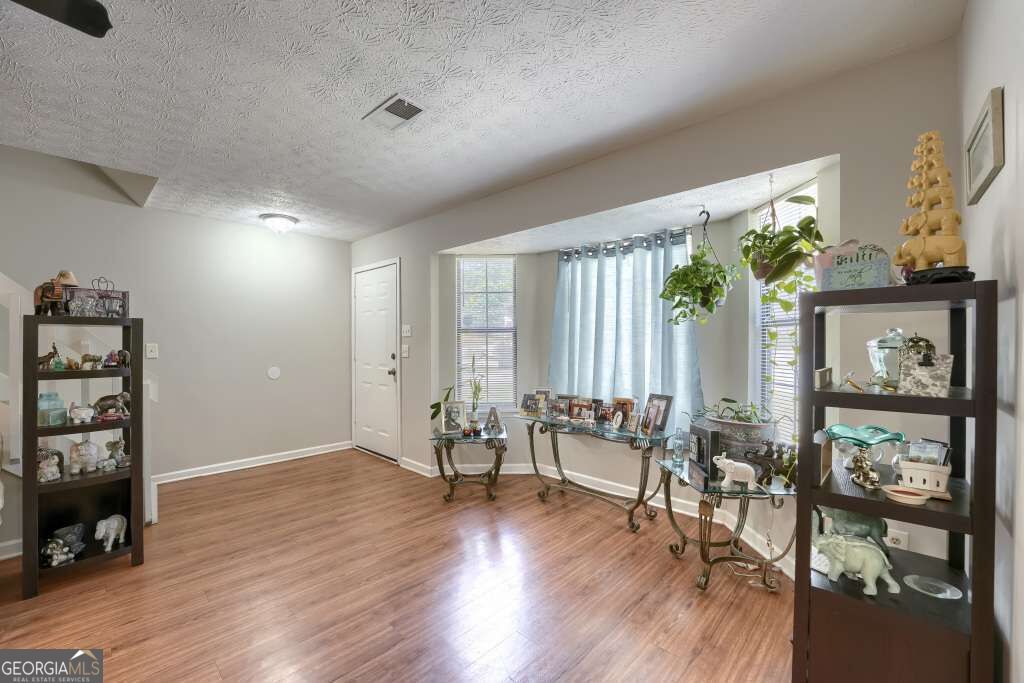 6702 Lakewood Drive Property Photo 6
