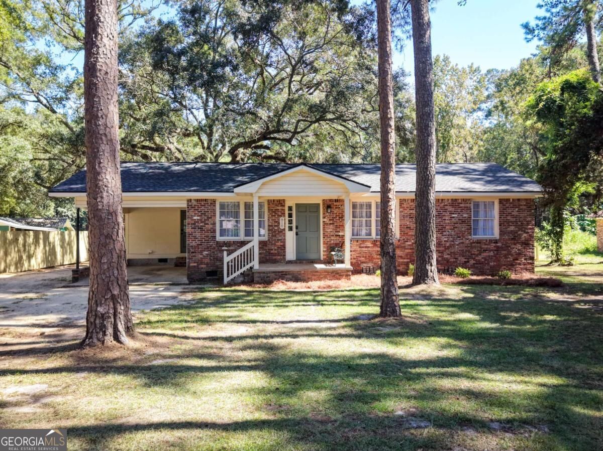 810 N Pinetree Boulevard Property Photo 1