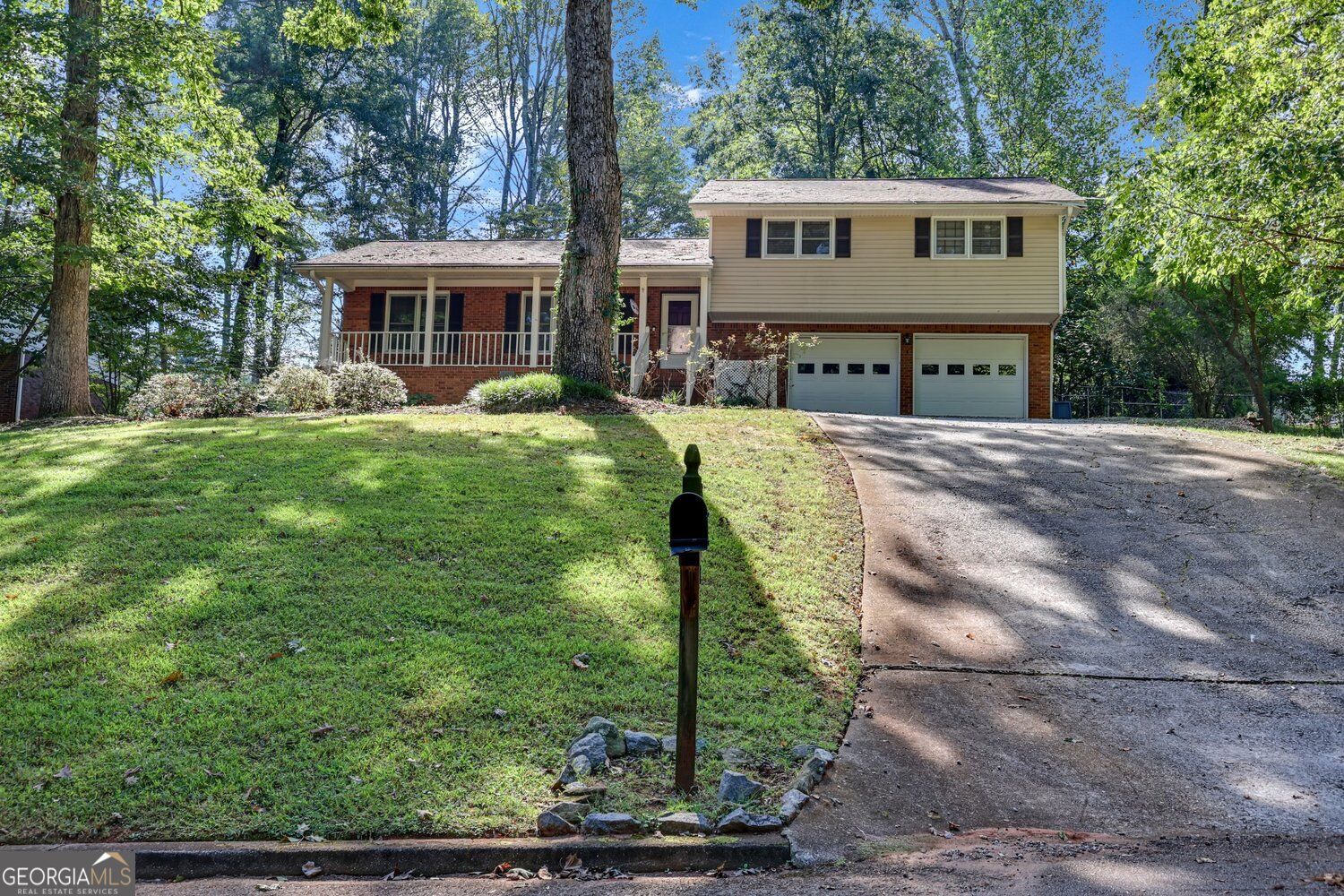 5728 Four Winds Court SW Property Photo 1