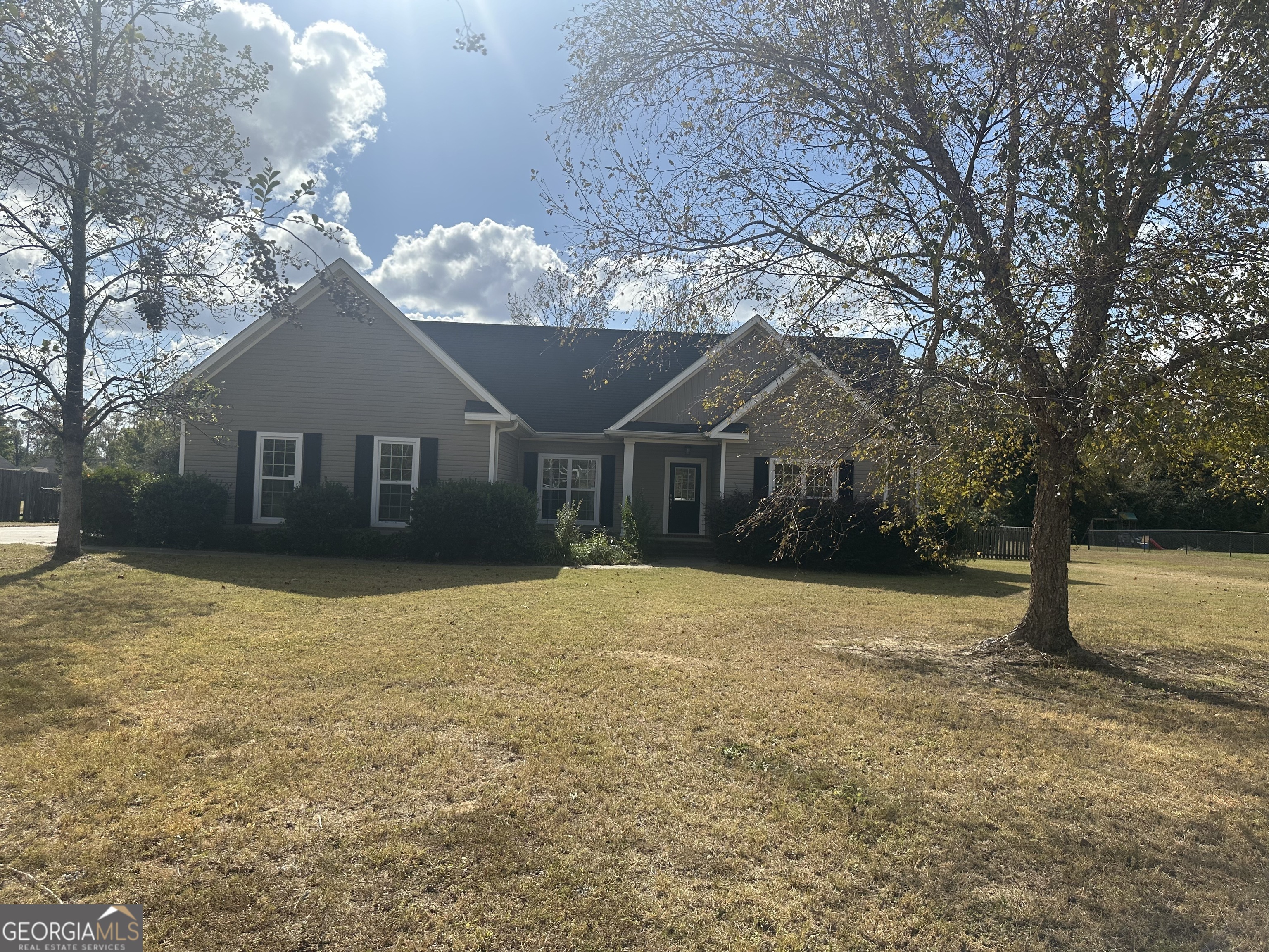 1511 Mansfield Road Property Photo 1