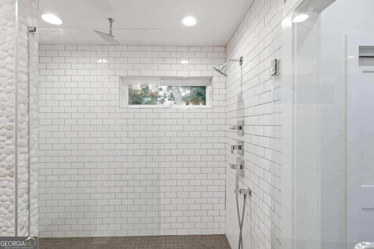 2744 Craigie Avenue Property Photo 23