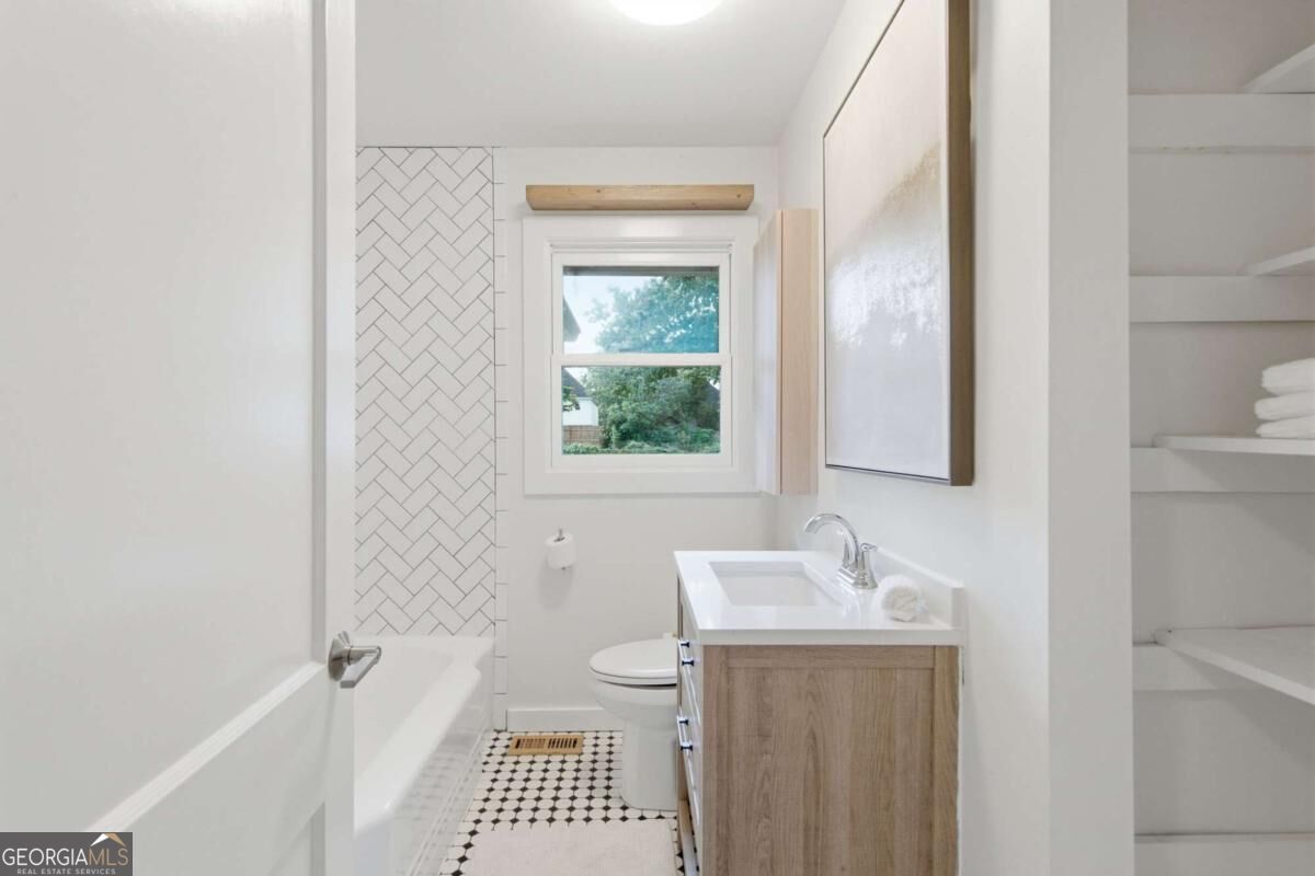 2744 Craigie Avenue Property Photo 28