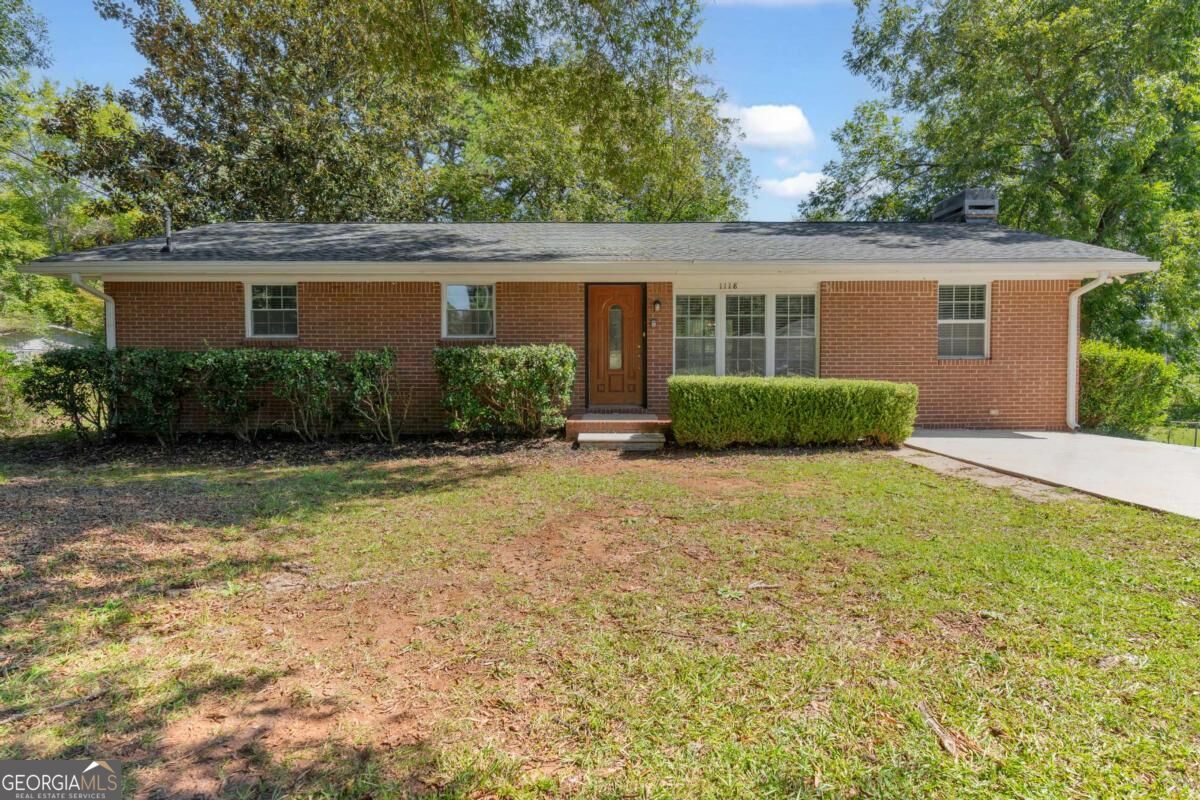 1118 Crestview Circle NE