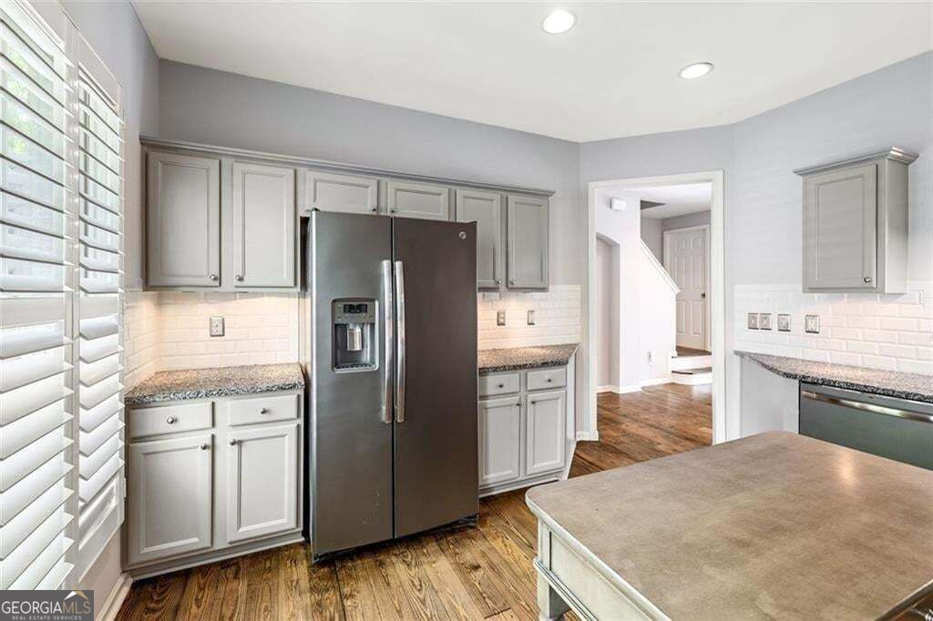 352 Suwanee Avenue Property Photo 7